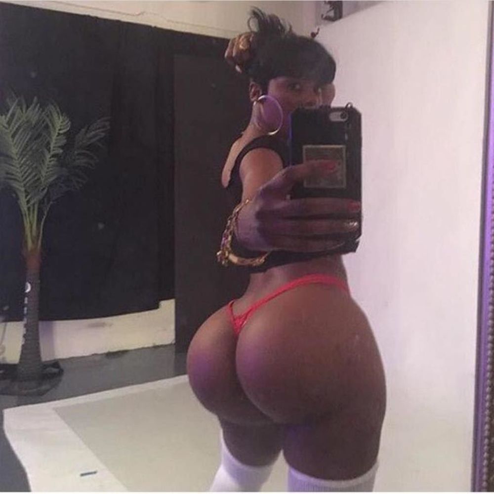 Meet your Posher, Monique